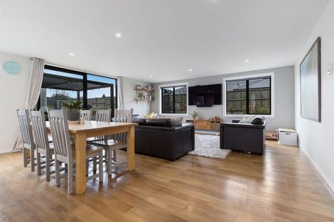 Photo of property in 9 Little Maude Drive, Lake Hawea, Wanaka, 9382