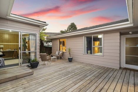 Photo of property in 12 Malmo Place, Massey, Auckland, 0614