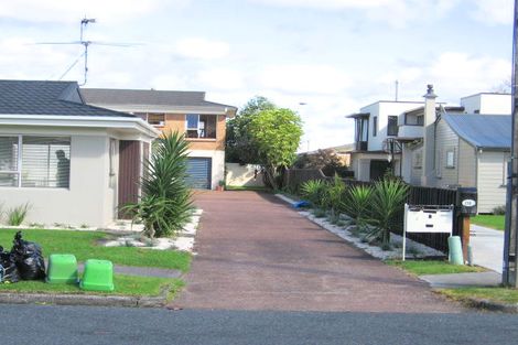 Photo of property in 2/21 Hattaway Avenue, Bucklands Beach, Auckland, 2012