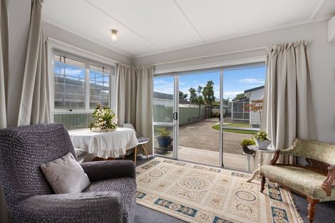 Photo of property in 1/5 Rainsford Street, Moturoa, New Plymouth, 4310