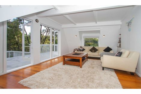 Photo of property in 120 Park Hill Road, Birkenhead, Auckland, 0626