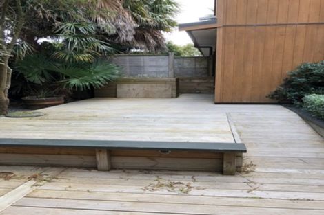 Photo of property in 12 Robert Grove, Paraparaumu, 5032