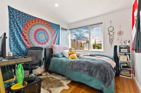 Photo of property in 1/132 Edmonton Road, Te Atatu South, Auckland, 0610