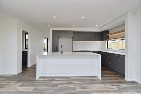 Photo of property in 21 Malaga Crescent, Harewood, Christchurch, 8051