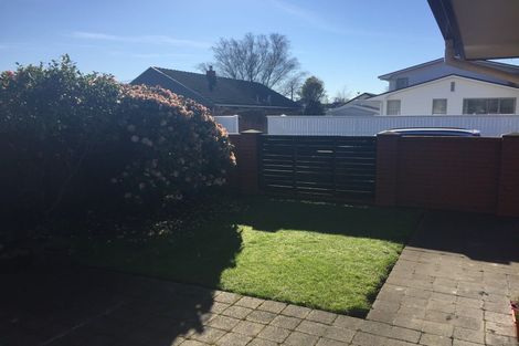 Photo of property in 4 Ladbrokes Place, Fendalton, Christchurch, 8052