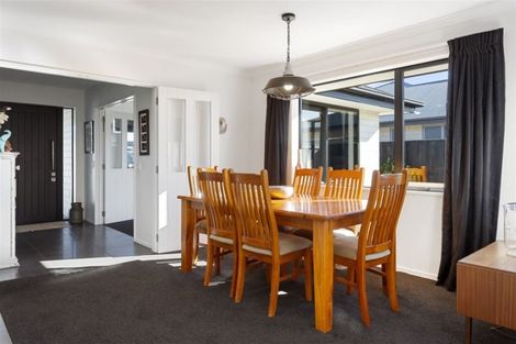 Photo of property in 4 Old Farm Place, Rangiora, 7400