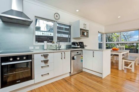 Photo of property in 7b Anne Road, Hillcrest, Auckland, 0627