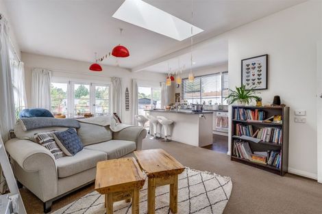 Photo of property in 119 Bowhill Road, New Brighton, Christchurch, 8083