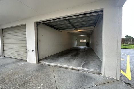 Photo of property in The Haven, 26/120 Beach Haven Road, Beach Haven, Auckland, 0626