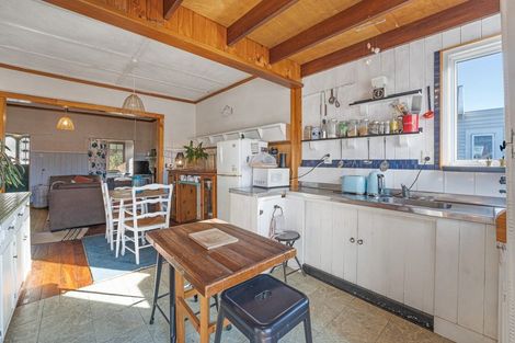 Photo of property in 8 Harbour Street, Moturoa, New Plymouth, 4310