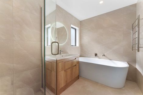 Photo of property in 70b Awaruku Road, Torbay, Auckland, 0630