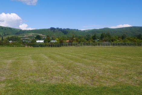 Photo of property in 135 Lisland Drive, Kinloch, Taupo, 3377