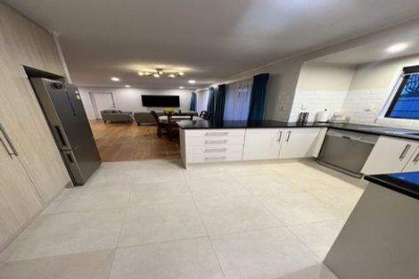 Photo of property in 26 Donzella Place, Conifer Grove, Takanini, 2112