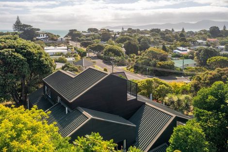 Photo of property in 20 Tiromoana Road, Raumati South, Paraparaumu, 5032