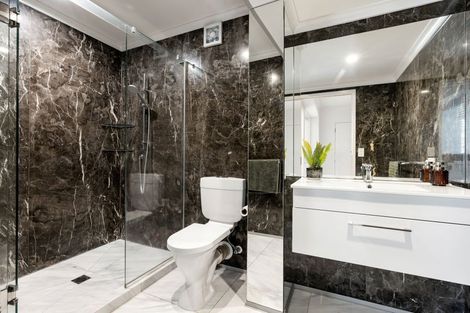 Photo of property in 163 Lake Crescent, Hamilton Lake, Hamilton, 3204