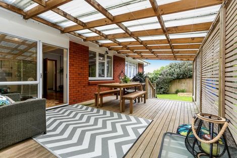 Photo of property in 1a Ward Place, Marfell, New Plymouth, 4310