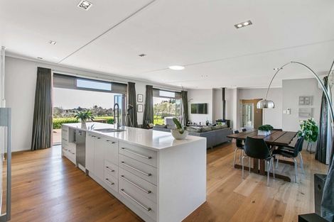 Photo of property in 35 Old Barn Road, Opaheke, Papakura, 2584