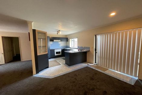 Photo of property in 648 Massey Road, Mangere, Auckland, 2022