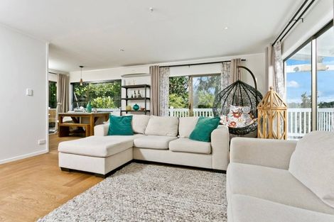 Photo of property in 990 East Coast Road, Northcross, Auckland, 0632