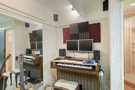 Photo of property in 10 Haven Grove, Naenae, Lower Hutt, 5011