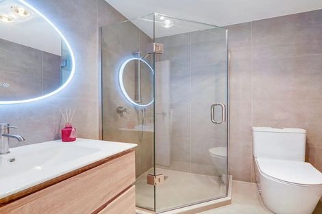 Photo of property in 2/15a Union Road, Howick, Auckland, 2014