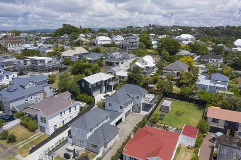 Photo of property in 2/44 Richmond Avenue, Northcote Point, Auckland, 0627