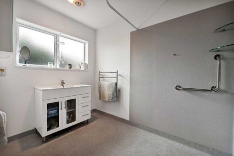 Photo of property in 20 Tukapa Street, Westown, New Plymouth, 4310