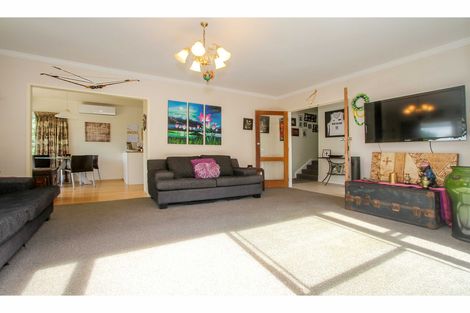 Photo of property in 1/19 Mcdowell Crescent, Hillcrest, Auckland, 0627