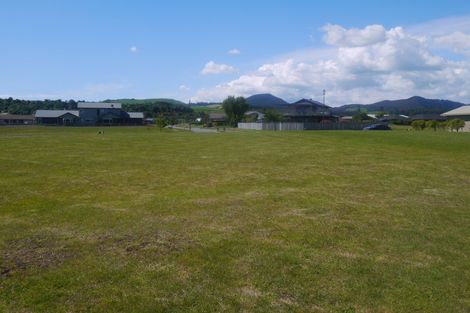 Photo of property in 135 Lisland Drive, Kinloch, Taupo, 3377