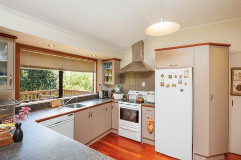 Photo of property in 9 Hillgrove Place, Fitzherbert, Palmerston North, 4410