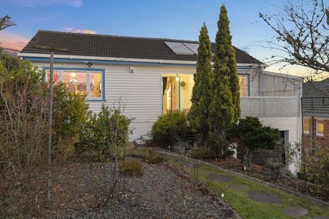 Photo of property in 10 Savoy Road, Glen Eden, Auckland, 0602