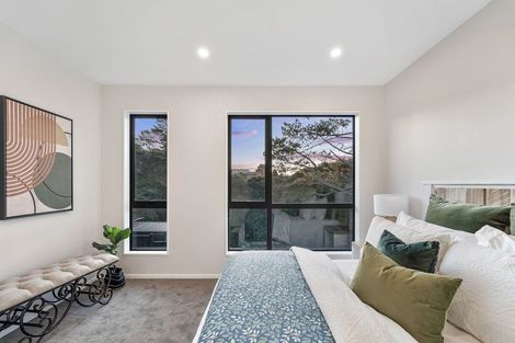 Photo of property in 25 Don Oliver Lane, Glen Eden, 0602