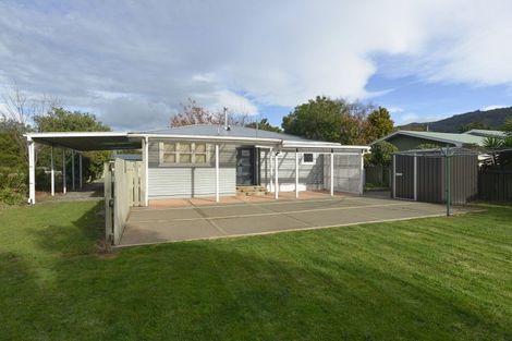 Photo of property in 37 Brandon Street, Featherston, 5710