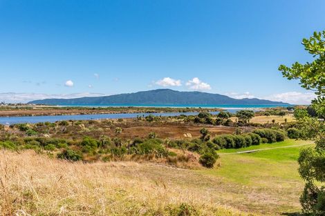 Photo of property in 174 Weggery Drive, Waikanae Beach, Waikanae, 5036