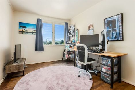 Photo of property in 9 Berkshire Grove, Cannons Creek, Porirua, 5024