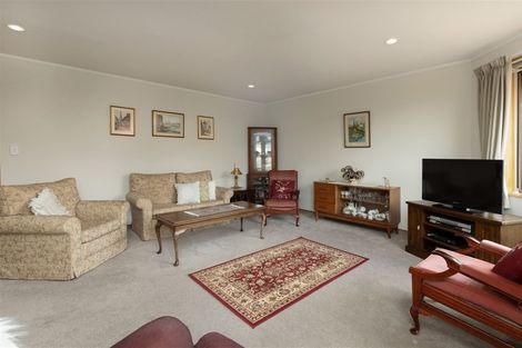 Photo of property in 37 Karina Crescent, Redwoodtown, Blenheim, 7201