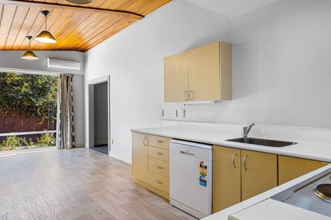 Photo of property in 30 Sheldon Street, Woolston, Christchurch, 8023