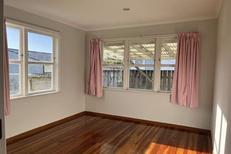 Photo of property in 9 Battersby Avenue, Mount Roskill, Auckland, 1041