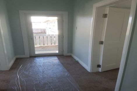 Photo of property in 37 Tauhinu Road, Miramar, Wellington, 6022