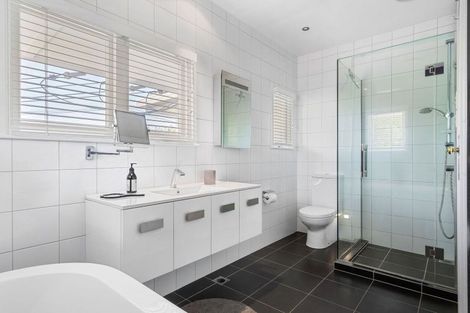 Photo of property in 26 Palmer Crescent, Mission Bay, Auckland, 1071