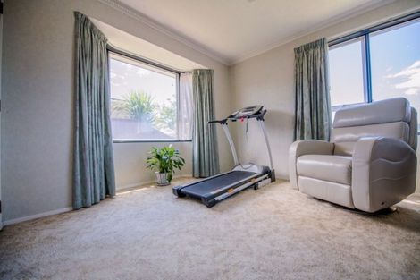 Photo of property in 1/53 Ambleside Drive, Burnside, Christchurch, 8053