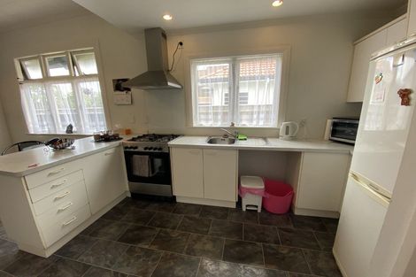 Photo of property in 213 Park Road, Hokowhitu, Palmerston North, 4410