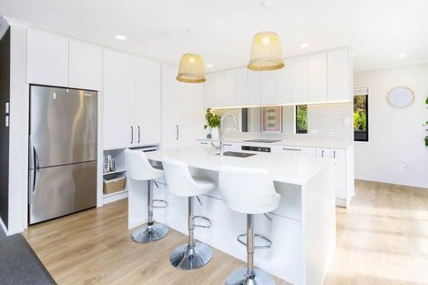 Photo of property in 23 Percy Kinsman Crescent, Riverstone Terraces, Upper Hutt, 5018