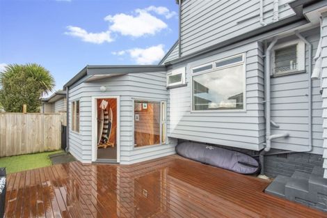 Photo of property in 3 Crompton Road, Massey, Auckland, 0614