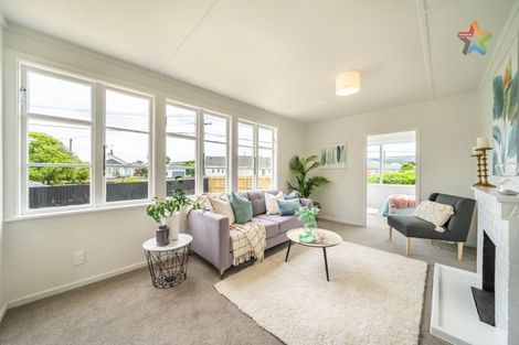 Photo of property in 43 Benge Crescent, Naenae, Lower Hutt, 5011