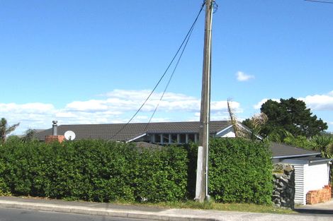 Photo of property in 28 Carlisle Road, Browns Bay, Auckland, 0630