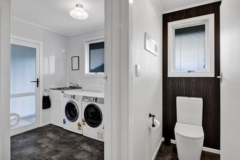 Photo of property in 6 Davidson Street, Hawera, 4610