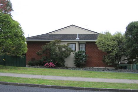 Photo of property in 35 Sunnyview Avenue, Shelly Park, Auckland, 2014