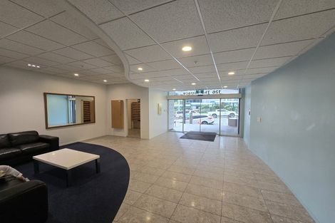 Photo of property in Terrace Tower Apartments, 7b/126 The Terrace, Wellington Central, Wellington, 6011