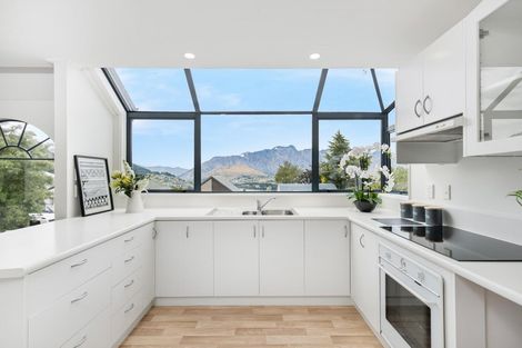 Photo of property in 18a Avalon Crescent, Fernhill, Queenstown, 9300